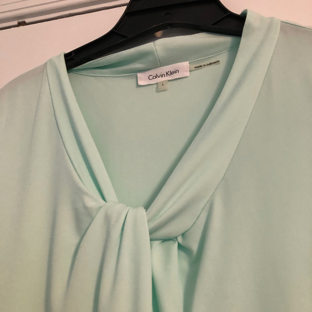 Calvin Klein Mint Green Shell - Picture 2 of 2